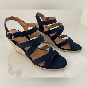 DV8
Plume Ankle Strap Espadrille Wedge. Navy